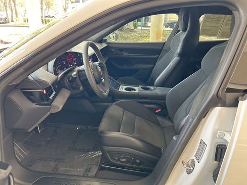 Used 2023 Porsche Taycan GTS image 5