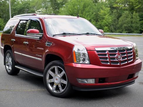 Used 2010 Cadillac Escalade Luxury AWD/4WD image 13