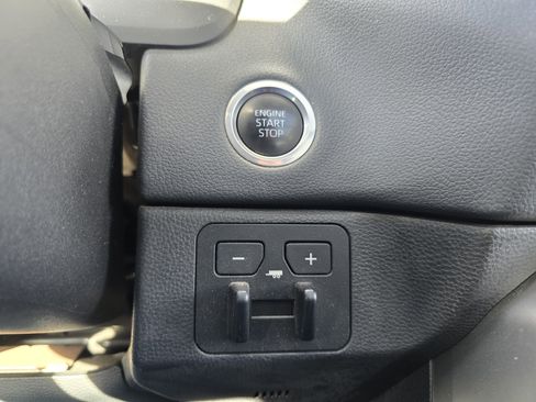 Used 2022 Toyota Tundra Limited image 17