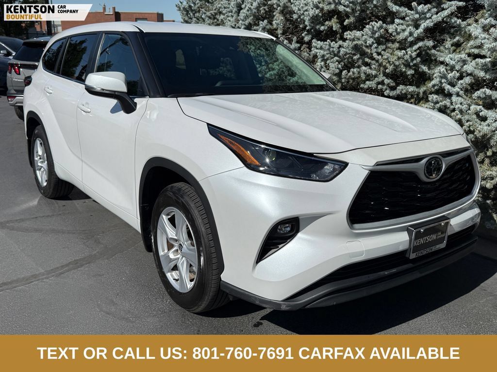 Used 2025 Toyota Highlander LE AWD/4WD image 12