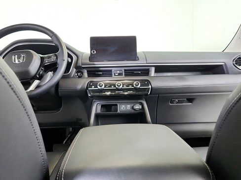 Used 2025 Honda Pilot Touring image 22