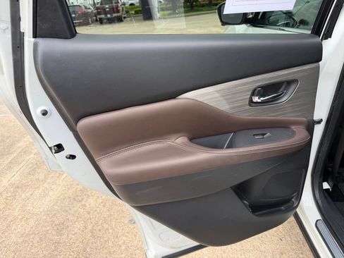 Used 2016 Nissan Murano SL w/ SL Technology Package FWD image 15