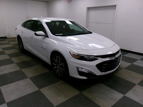 Certified 2025 Chevrolet Malibu RS image 14