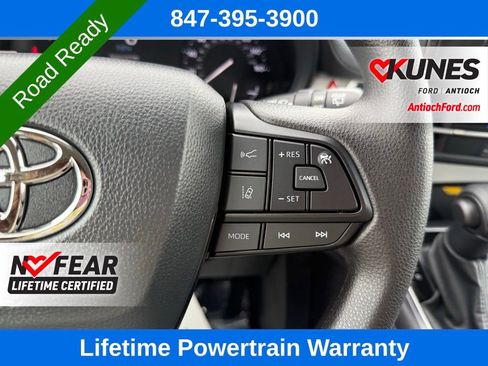 Used 2025 Toyota Sienna LE image 34