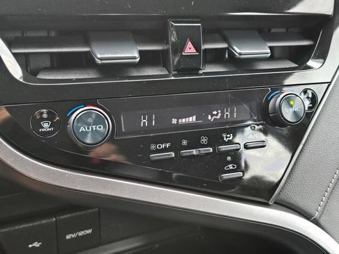 Used 2023 Toyota Camry LE AWD/4WD image 23