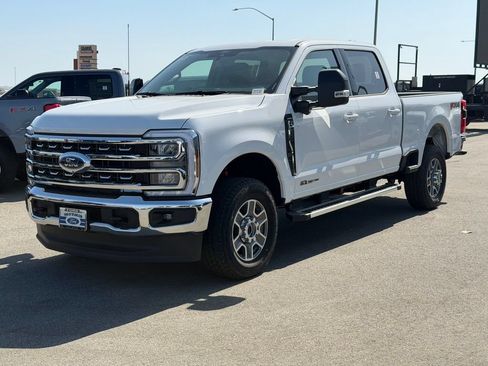 New 2026 Ford F350 Lariat w/ FX4 Off-Road Package AWD/4WD image 4