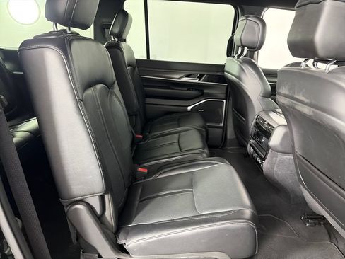 Used 2024 Jeep Wagoneer L Series II w/ Flexible Seating Group AWD/4WD image 29