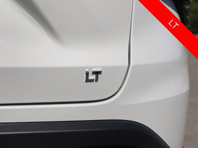 Used 2026 Chevrolet Trax LT w/ Sunroof Package FWD image 11