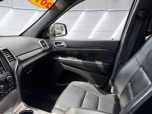 Certified 2018 Jeep Grand Cherokee Limited image 10