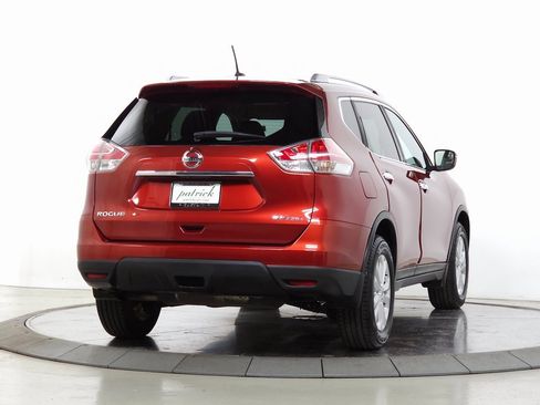 Used 2016 Nissan Rogue SV image 9