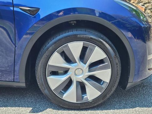 Used 2023 Tesla Model Y Long Range AWD/4WD image 17