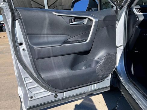 Used 2025 Toyota RAV4 XLE image 23
