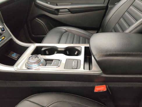 Used 2024 Ford Edge SEL image 26