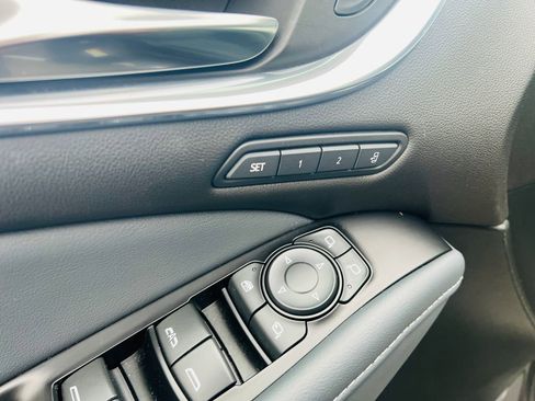 Used 2022 Buick Enclave Premium w/ Experience Buick Package image 17