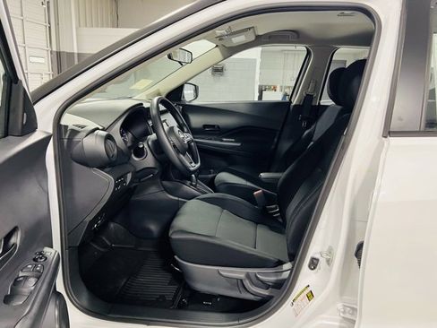 New 2025 Nissan Kicks Play S image 18