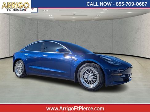 Used 2020 Tesla Model 3 Long Range image 1