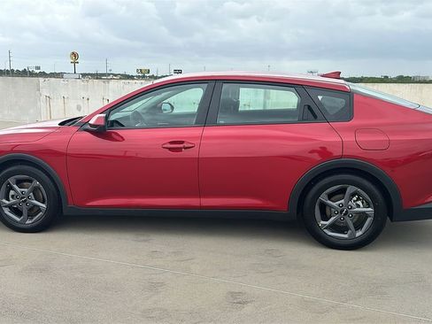 Used 2025 Kia K4 LXS image 9