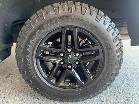 Used 2023 Chevrolet Silverado 1500 LT Trail Boss w/ LT Trail Boss Premium Package AWD/4WD image 30