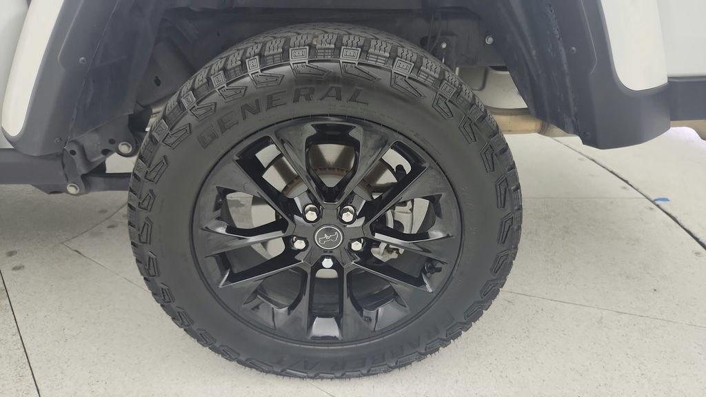 Used 2025 Jeep Gladiator Sport AWD/4WD image 47