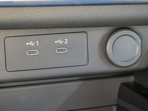 Used 2025 Nissan Rogue SV image 28