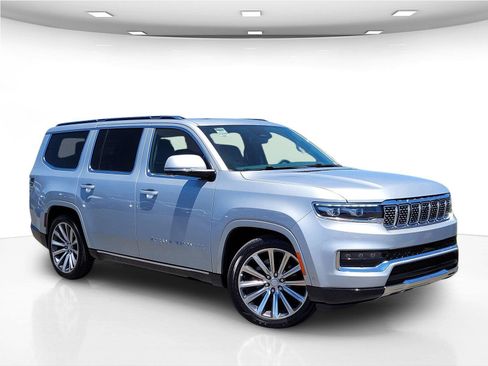 Used 2022 Jeep Grand Wagoneer Series II w/ Convenience Group III AWD/4WD image 2