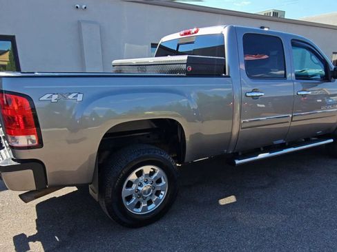 Used 2014 GMC Sierra 2500 Denali image 8