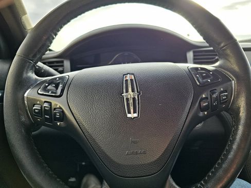 Used 2014 Lincoln MKS image 11