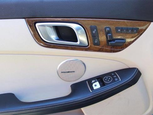 Used 2015 Mercedes-Benz SLK 250 w/ Premium Package image 16