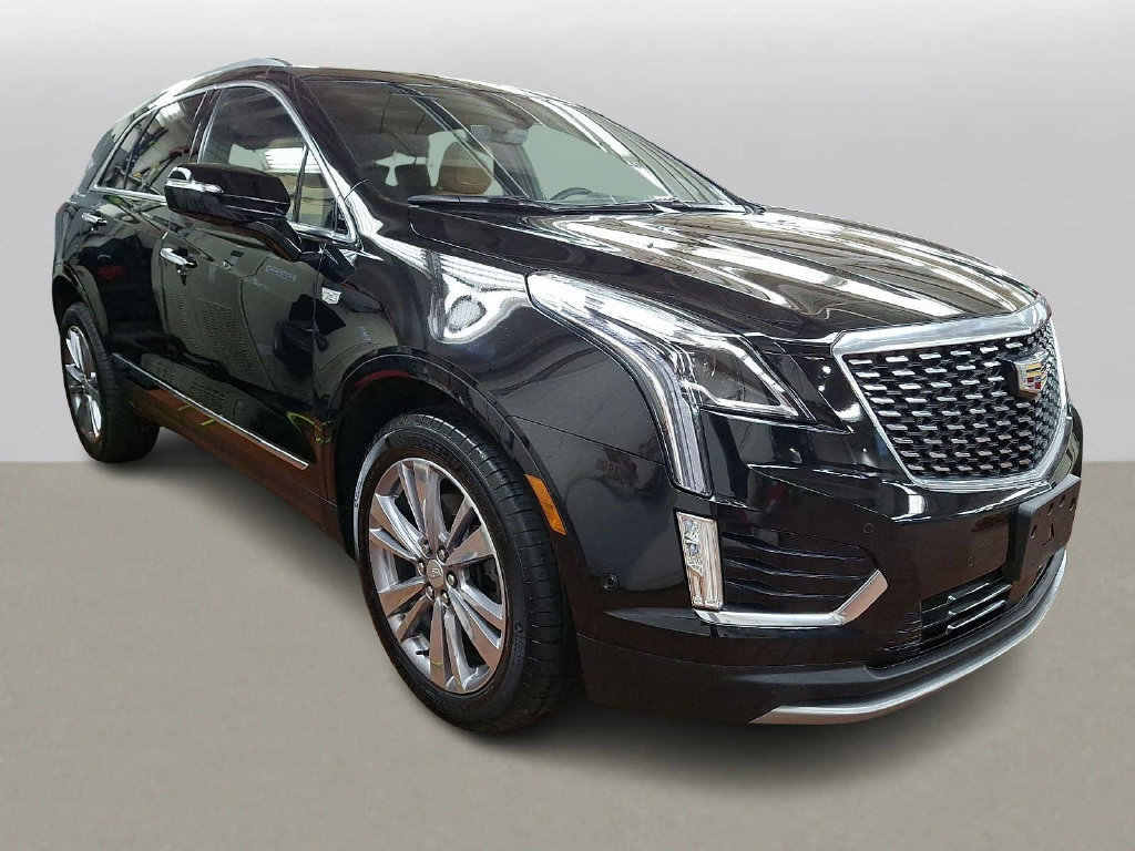 Used 2024 Cadillac XT5 Premium Luxury w/ Technology Package AWD/4WD image 3