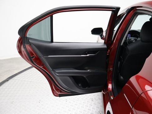 Used 2022 Toyota Camry LE image 21