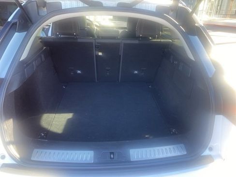 Used 2019 Land Rover Range Rover Velar image 22