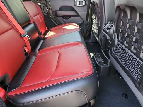 Used 2023 Jeep Wrangler Unlimited Rubicon 4xe AWD/4WD image 16