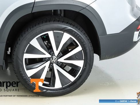 Used 2024 Volkswagen Taos SE FWD image 43