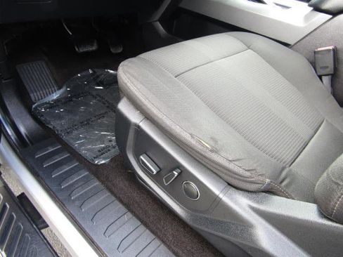 Used 2016 Ford F150 XLT w/ Equipment Group 302A Luxury image 12