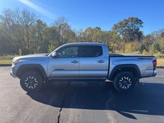 Used 2019 Toyota Tacoma TRD Off-Road AWD/4WD image 6