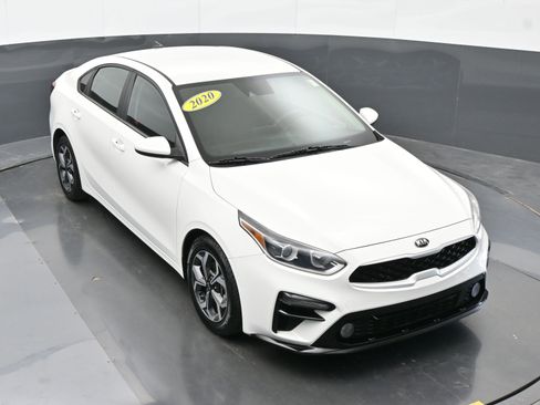 Used 2020 Kia Forte LXS FWD image 33
