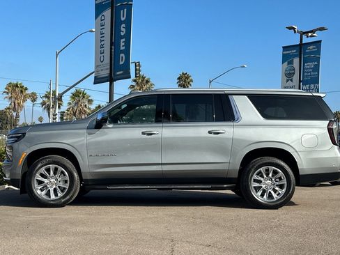 New 2025 Chevrolet Suburban Premier image 7