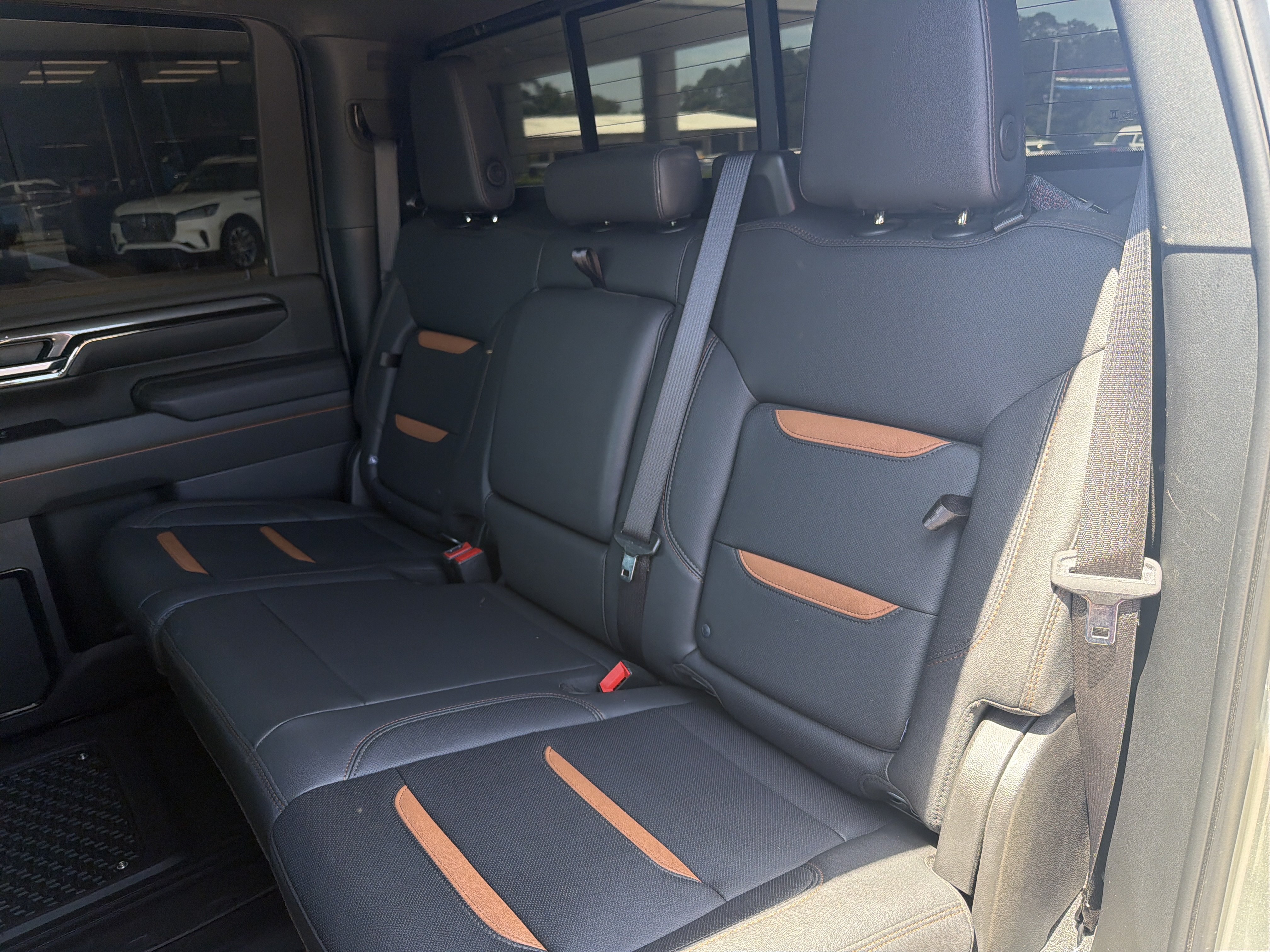 Used 2025 GMC Sierra 2500 AT4 w/ AT4 Premium Plus Package AWD/4WD image 17