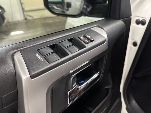 Used 2020 Toyota 4Runner Limited AWD/4WD image 26