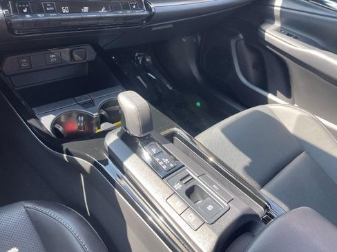 Used 2025 Toyota Prius FWD image 20