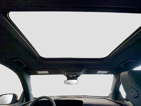 Used 2025 Buick Enclave Avenir FWD image 24