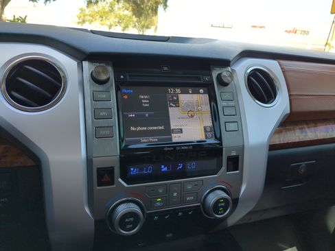 Used 2018 Toyota Tundra SR5 image 22