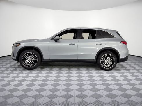 Used 2023 Mercedes-Benz GLC 300 image 2