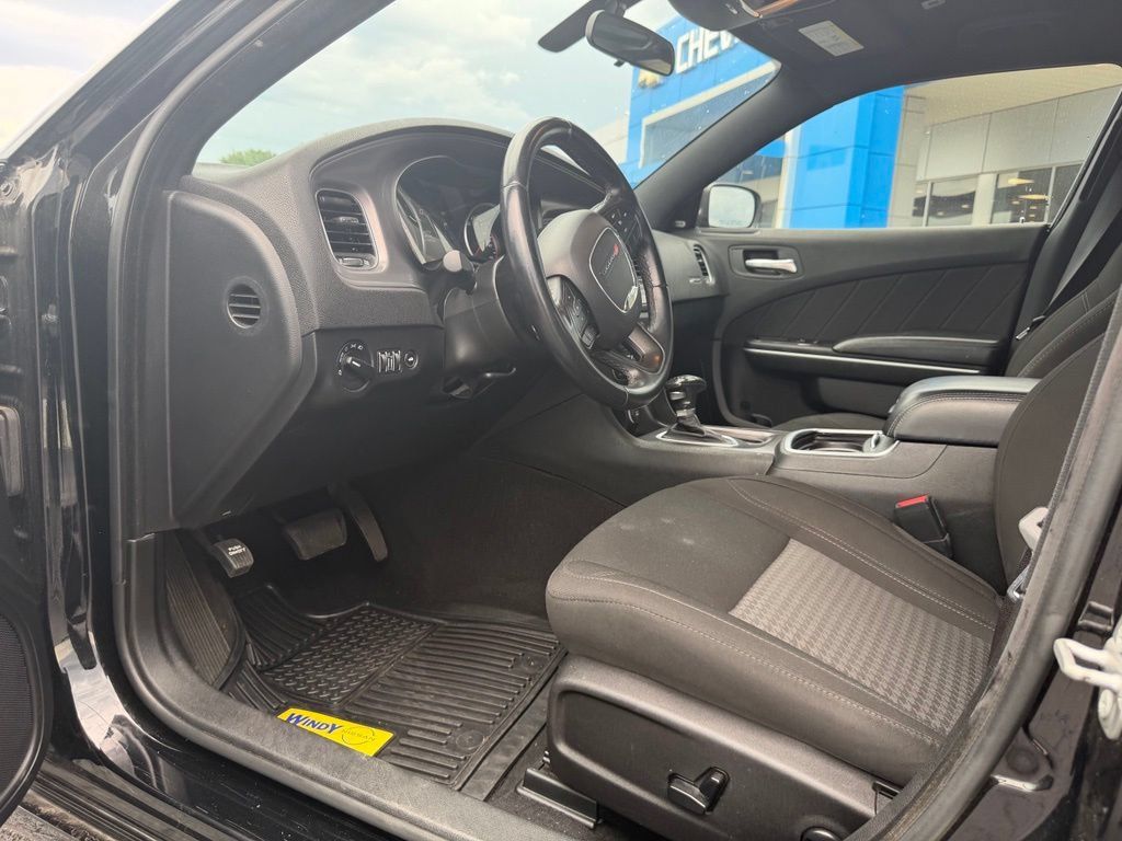 Used 2023 Dodge Charger SXT RWD image 7
