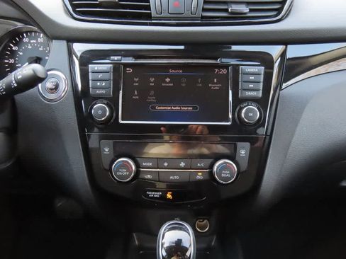 Used 2020 Nissan Rogue Sport SV image 20