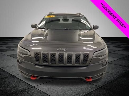 Used 2019 Jeep Cherokee Trailhawk AWD/4WD image 2