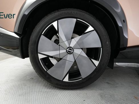 Used 2024 Nissan Ariya AWD image 17