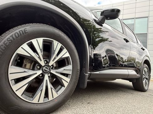 Used 2023 Nissan Rogue SV AWD/4WD image 10