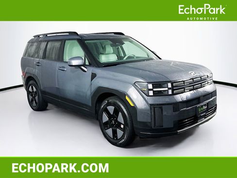 Used 2025 Hyundai Santa Fe SEL image 1