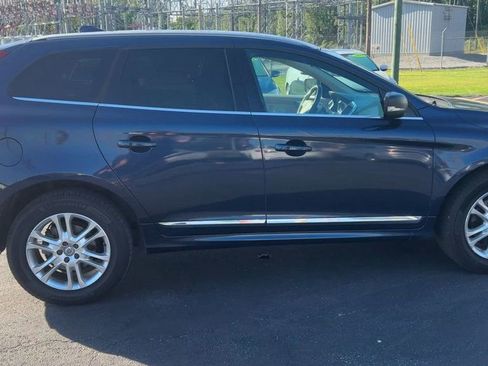 Used 2015 Volvo XC60 T5 Premier w/ Proximity Package FWD image 9